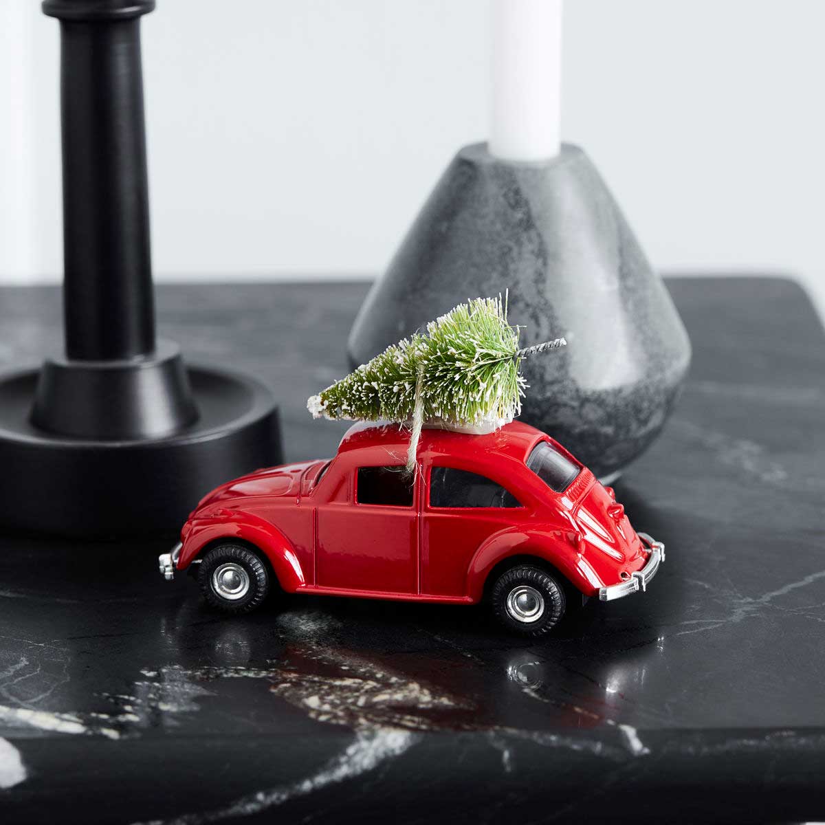 Mini Auto mit Baum Weihnachtsdeko Rot 8,5 cm